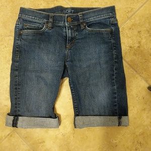 Loft blue jean crops.